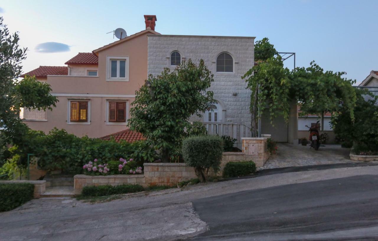 Keko Daire Supetar Dış mekan fotoğraf