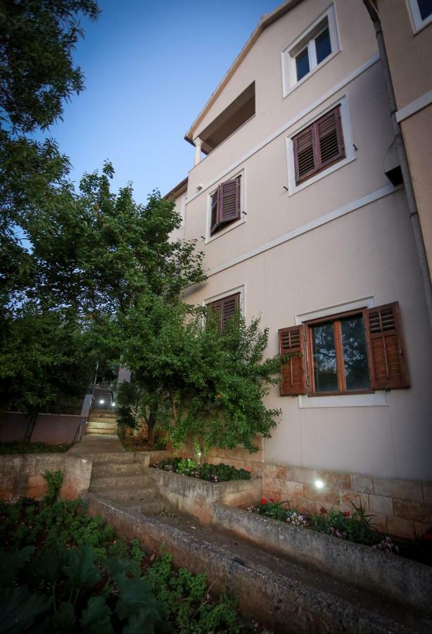 Keko Daire Supetar Dış mekan fotoğraf